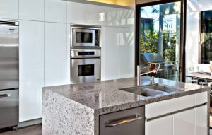 مقایسه قیمت کابینت ام دی اف و هایگلاس